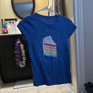 GAP Blue Short Sleeve Tee with Graphic Design